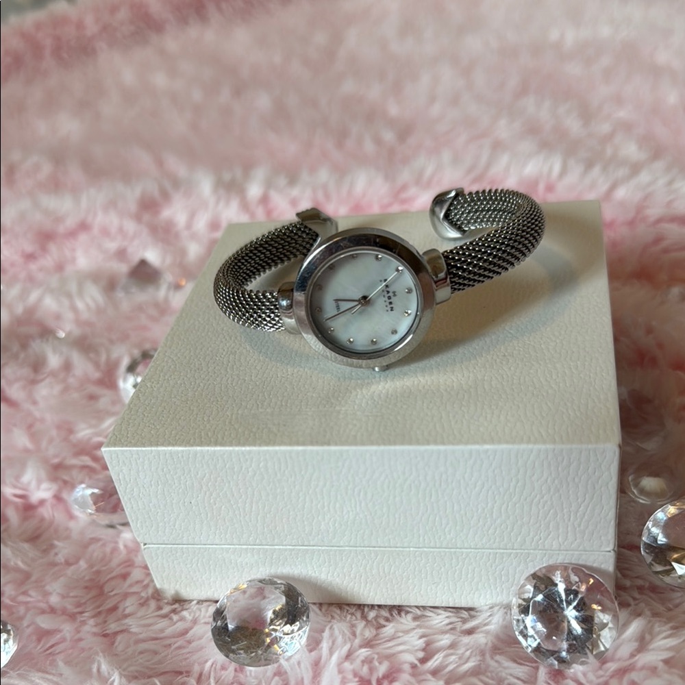 SKAGEN Bangle Quartz Watch, Round Pearl Dial
Swarovski Crystals, Stainle…
